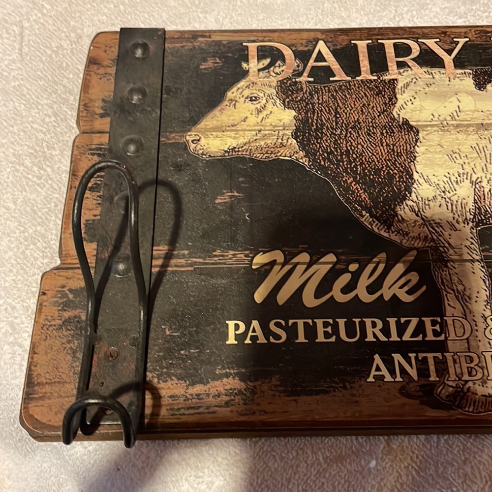 Rustic sign with hooks - Picture 2 of 5